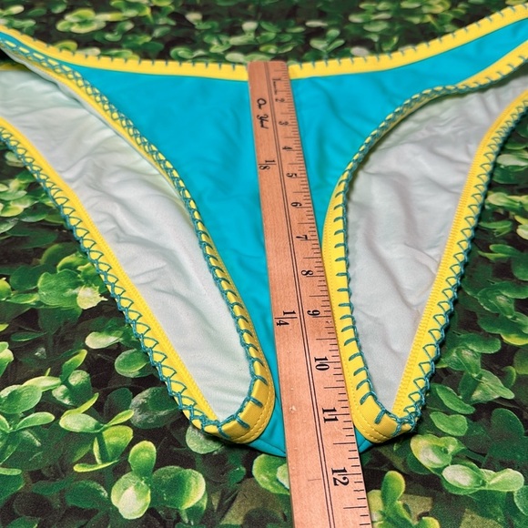 Cupshe Swim Bikini Bottom Swimwear Blue/Yellow size Large NWOT Crochet detail - Picture 6 of 16